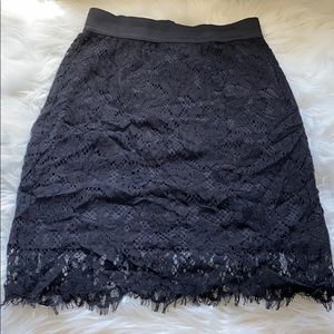 WOMEN H&M LACE SKIRT